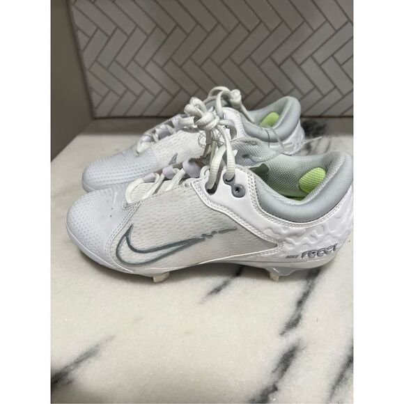 Women's Size 7 Nike  Hyper diamond 4 Elite Softball Cleat CZ5917-100 - Picture 1 of 8